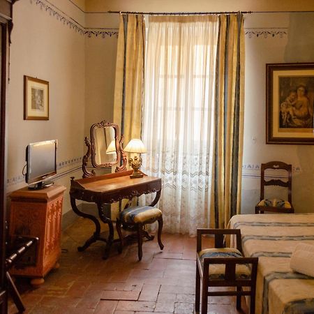 Antica Dimora Leones Bed & Breakfast Palaia Exterior photo