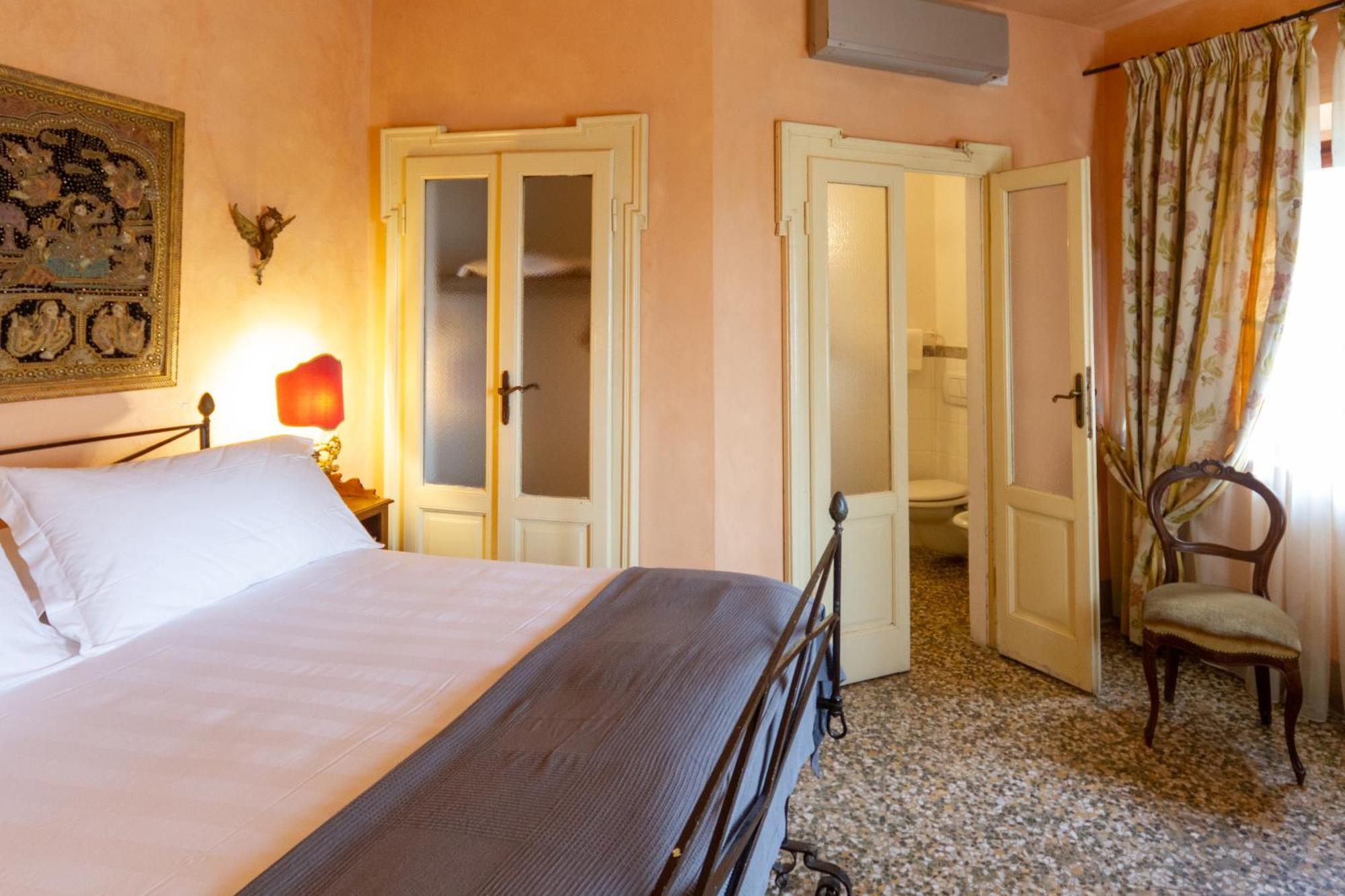 Antica Dimora Leones Bed & Breakfast Palaia Exterior photo
